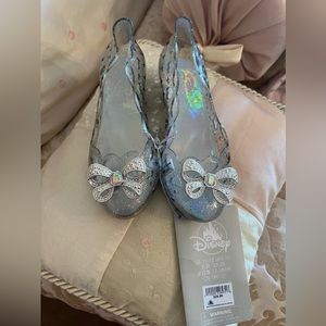 NWT Disney store Cinderella Dress Up Shoes (light up)